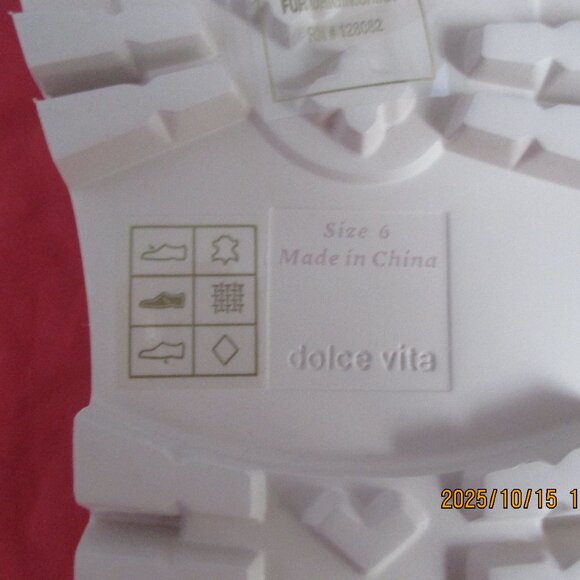 Dolce Vita Neelo Lug Footbed Sandals $120 - US Size 6 - Moss Nubuck - 1385 - Picture 9 of 11